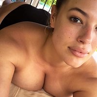 Ashley Graham sexy selfies