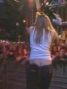 Avril Lavigne nude 22