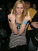 Avril Lavigne nude 27