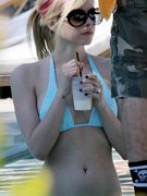 Avril Lavigne nude 74