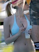 Avril Lavigne nude 84