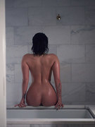 Demi Lovato nude 4
