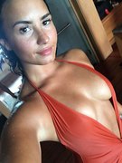 Demi Lovato nude 10