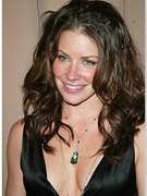 Evangeline Lilly nude 127