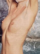 Gwen Stefani nude 8