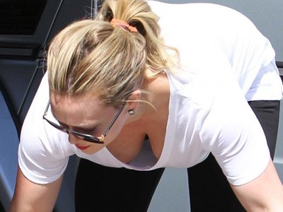 Sexy routine of Hilary Duff 