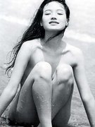 Hsu Chi nude 5
