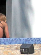 Jennifer Aniston nude 12