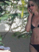 Jennifer Aniston nude 9