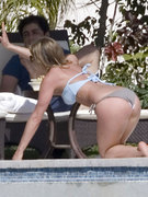 Jennifer Aniston nude 14