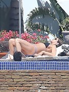 Jennifer Aniston nude 32