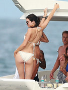 Kylie Jenner nude 0