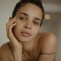 Laissa Medeiros topless and sexy