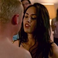 Megan Fox seducing some lucky guy in ‘How To Lose Friends  And Alienate People