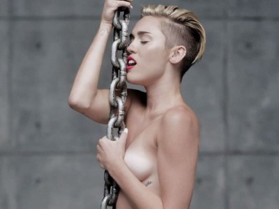Miley Cyrus Naked In Wrecking Ball Music Video