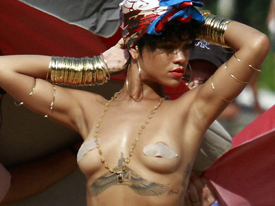 Is it so sexy? Rihanna in big panties with almost naked boobs! 