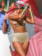 Rihanna nude 8