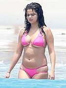 Selena Gomez nude 14