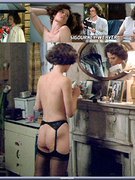 Sigourney Weaver nude 45