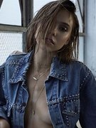 Alexis Ren nude 10