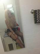Amanda Bynes nude 2