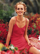 Amber Valletta nude 1