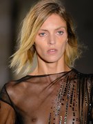 Anja Rubik nude 0