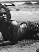 Anna Ewers nude 6