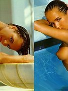 Anouschka Renzi nude 19