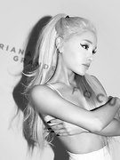 Ariana Grande nude 6