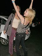 Avril Lavigne nude 26