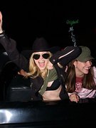 Avril Lavigne nude 37