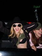 Avril Lavigne nude 38