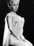 Barbara Windsor nude 7