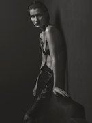 Bella Hadid nude 14