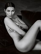 Bella Hadid nude 15
