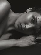 Bella Hadid nude 16