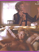 Bening Annette nude 99