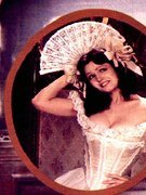 Bernadette Peters nude 8