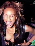 Beverley Johnson nude 5