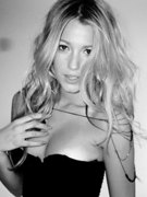 Blake Lively nude 7