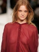 Caroline Trentini nude 9