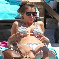 Chloe Sims Busty Bikini Pictures