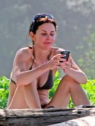 Courteney Cox nude 0