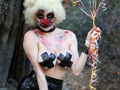 Courtney Stodden topless and sexy