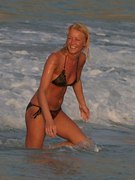 Denise Outen Van nude 44