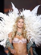 Doutzen Kroes nude 50