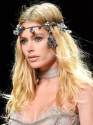 Doutzen Kroes nude 4