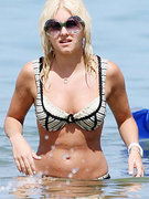 Elisha Cuthbert nude 144