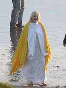 Elisha Cuthbert nude 15